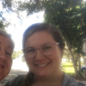 Meet your Posher, Kelly